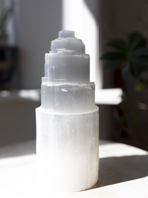 Selenitlampe – smukt, rensende lys med beroligende og højtvibrerende energi