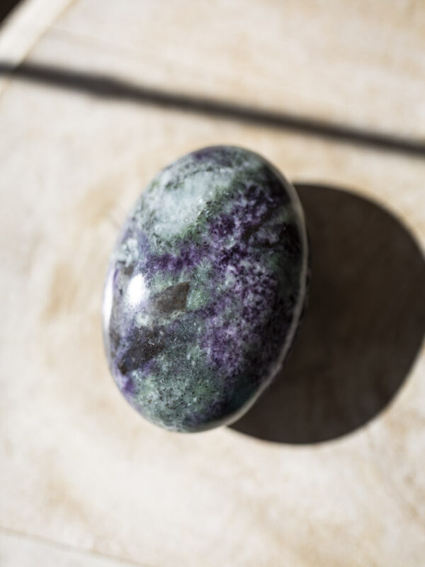 Kammererit palmstone #1