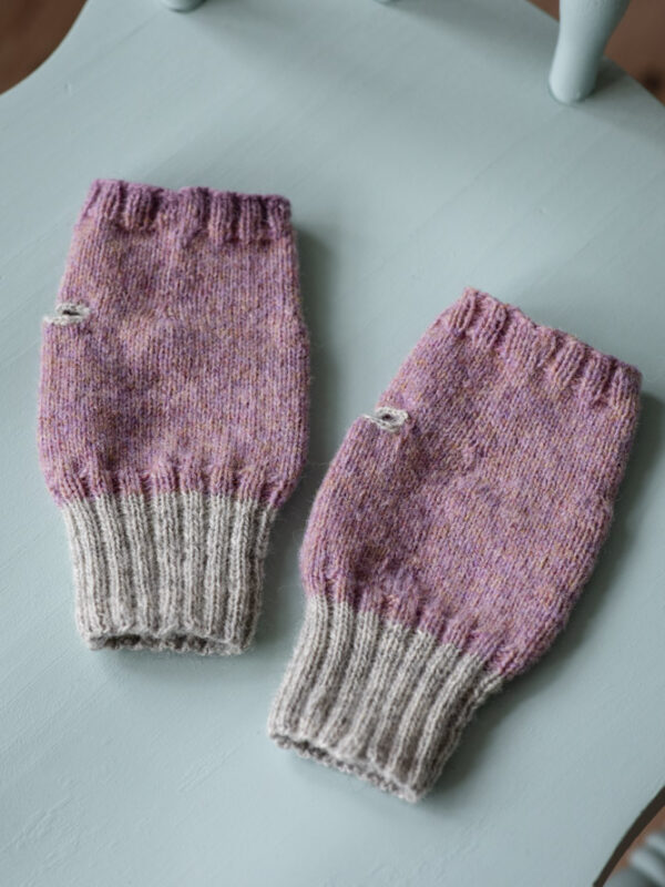 Hjemmestrikkede håndledsvarmere i 100% uld
